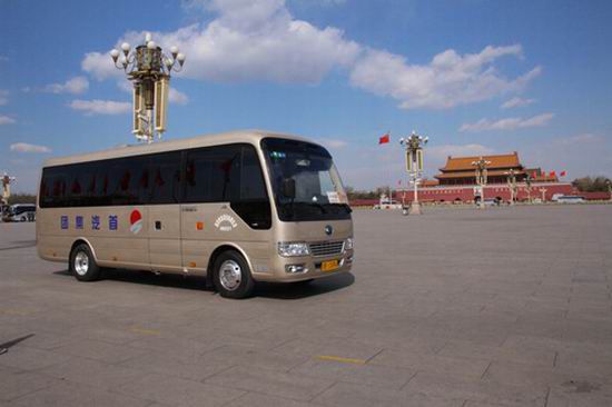 Yutong high-end business vehicle T7 makes a splash