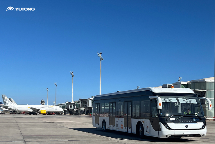 Green Smart Solutions for Global Airport Construction: Yutong Battery Electric Apron Bus Shatters Records