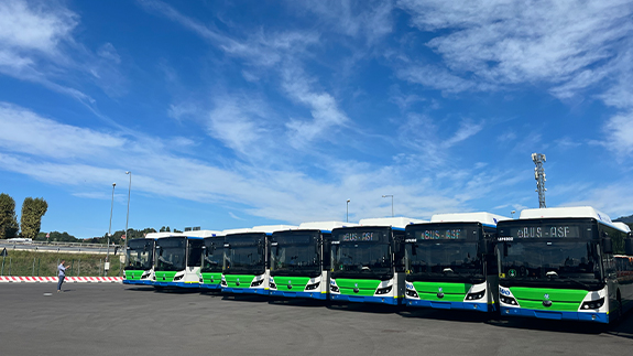 23 Yutong Battery Electric Buses Hit the Streets of Como