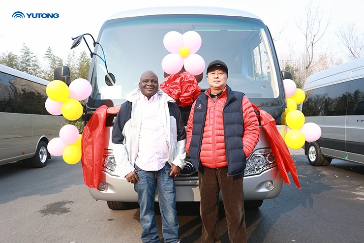 Delivery ceremony for 20 Yutong V6 vans, 10 units of T7, and 10 units D7, for Côte dIvoire Delivery ceremony for 20 Yutong V6 vans, 10 units of T7, and 10 units D7, for Côte dIvoire
