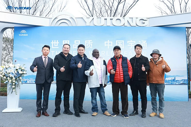 Delivery ceremony for 20 Yutong V6 vans, 10 units of T7, and 10 units D7, for Côte dIvoire Delivery ceremony for 20 Yutong V6 vans, 10 units of T7, and 10 units D7, for Côte dIvoire