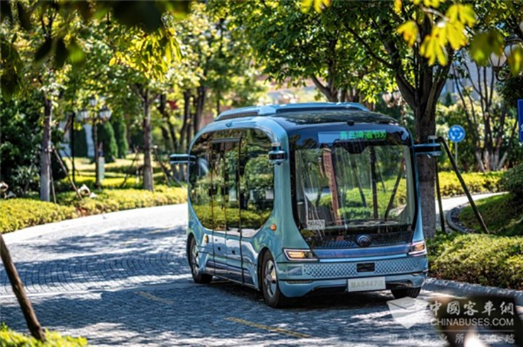 Yutong Intelligent Driving Bus Putting into Operation in Qingdao  Qingdao Citizens Rush to Take the Bus for “Fresh” Ride