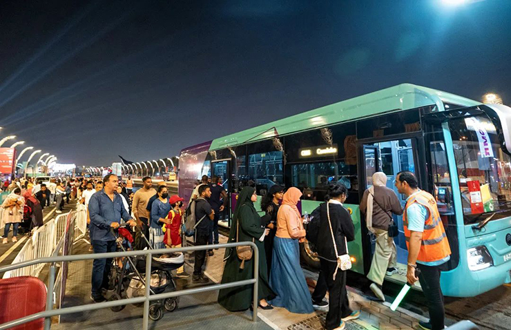 Yutong Bus Winning Two Trophies of Annual “2022 Grand Wheel Award”