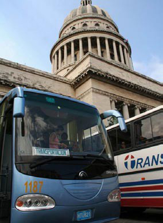 Applause in the Yutong bus