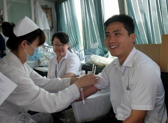 Yutong staff actively donate blood