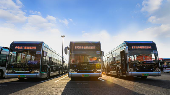 Yutong buses serve the China International Import Expo 2019