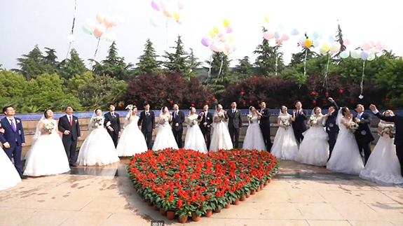 Yutong holds the mass wedding ceremony for its employees