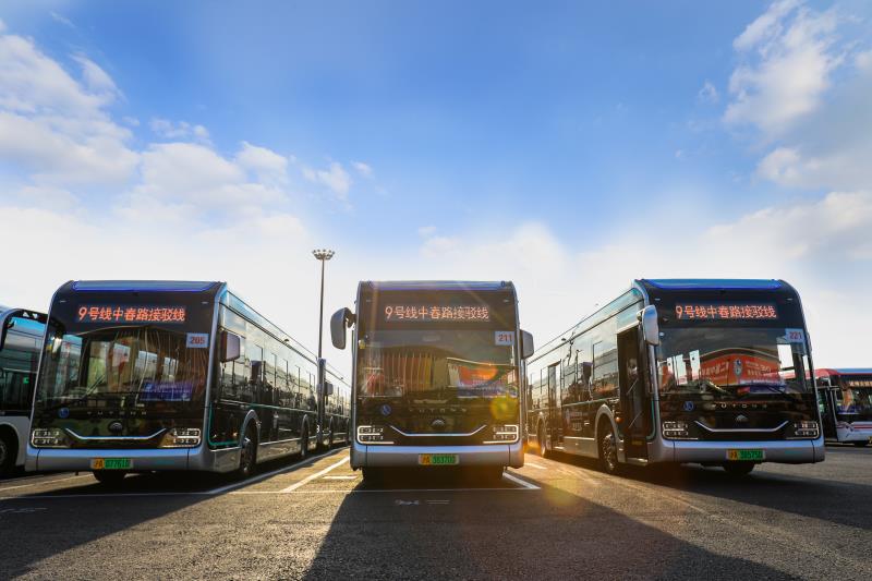 Yutong buses serve the China International Import Expo 2019