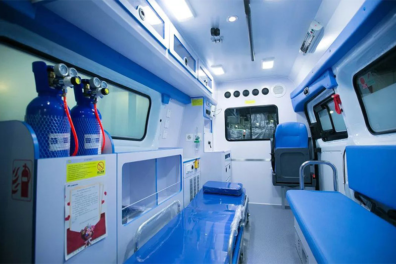 Yutong donates 10 negative pressure ambulances to Wuhan