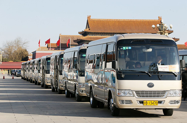 238 Yutong buses serve the Two Sessions