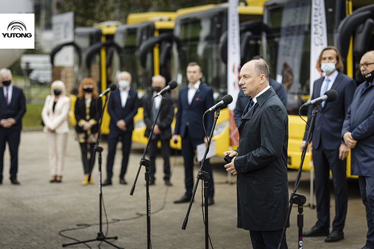 The First Batch of Chinese Pure Electric Buses is Here! Yutong E10 Helps Poland with Low-Carbon Travel