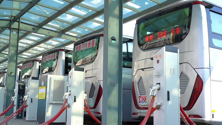 The Longest Full Electric Bus Line in China Reverses the Dilemma