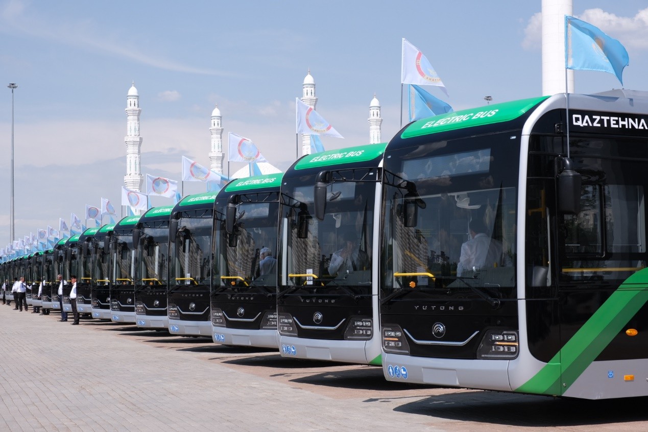Yutong begins the delivery of its premium 18m battery electric buses to Kazakhstan