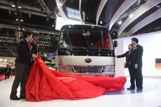 Yutong launches high-end business purpose vehicle - T7