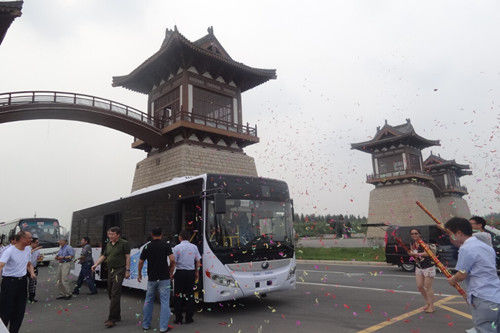 Yutong completes worlds first trial operation of unmanned bus