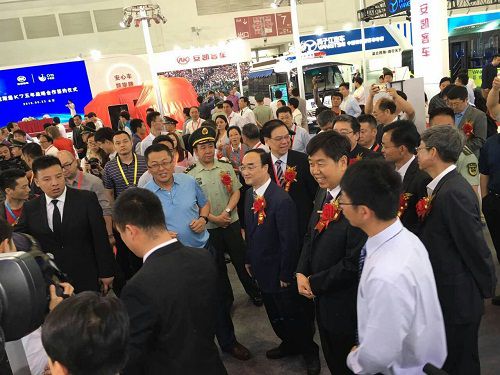 Yutong shines at China Transpo 2016