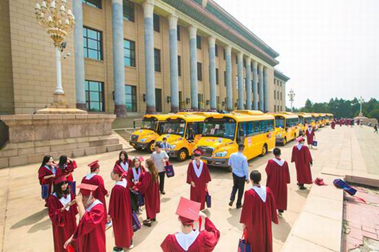 Yutong school buses favored by Canadian International School in China