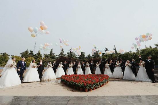 Yutong holds the mass wedding ceremony for its employees