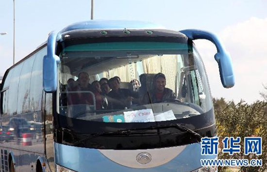 Yutong buses carry Chinese nationals to evacuate from Libya