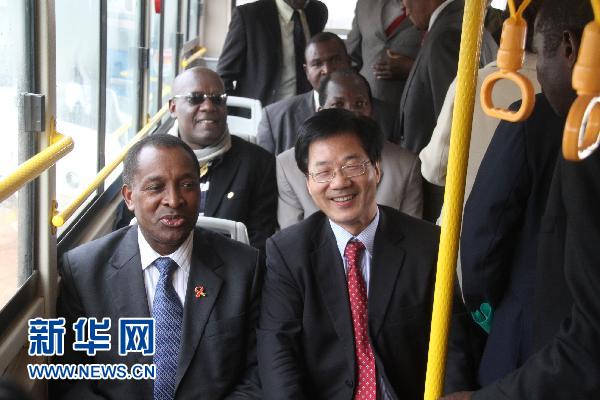 China presents Mozambique with 72 Yutong buses