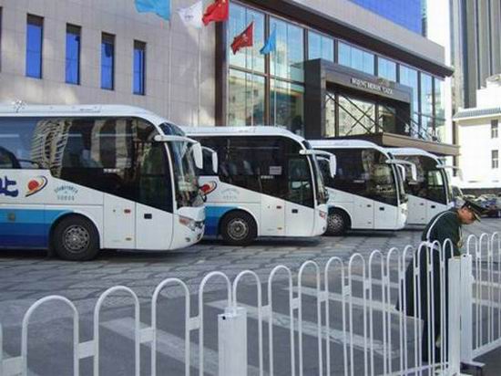 Yutong buses service Two Sessions for 8 years in a row