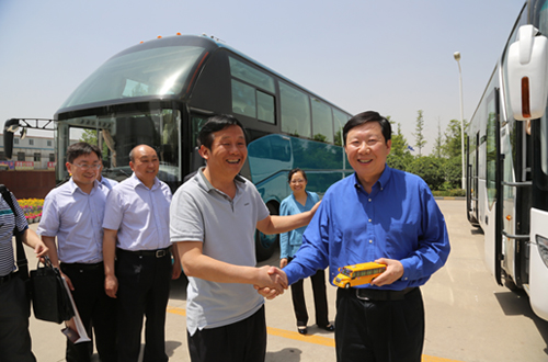 Leaders of CSRC inspect Yutong