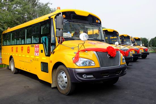 57 Yutong school buses delivered to Xinjiang