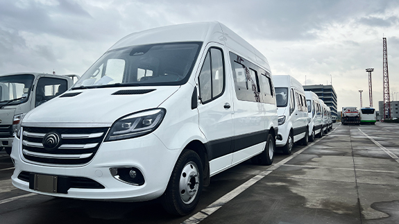 500 Yutong New V6 Vans Head to Latin America