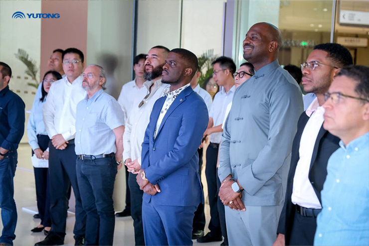 Latin American Diplomatic Envoys to China Visited Yutong to Experience the Extraordinary Intelligent Manufacturing in China