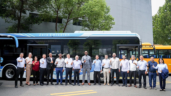 Latin American Diplomatic Envoys to China Visited Yutong to Experience the Extraordinary 