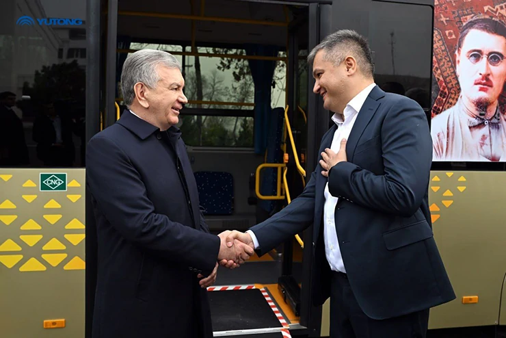 52 Yutong Natural Gas Buses Delivered to Gulistan, with Uzbek President Attending the Handover Ceremony