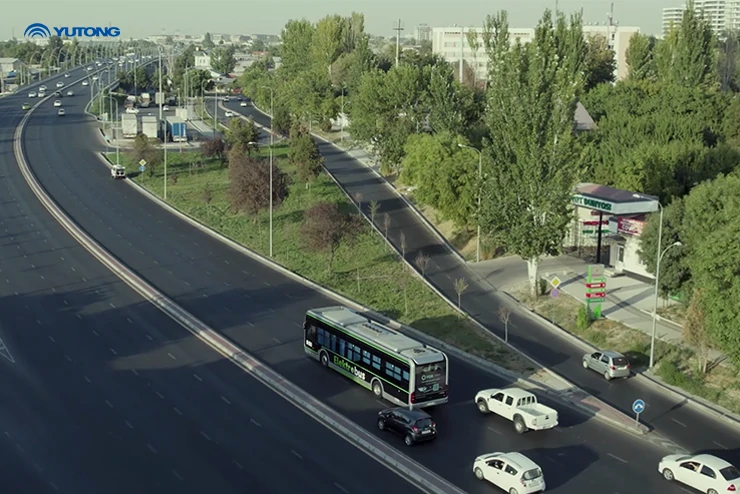 52 Yutong Natural Gas Buses Delivered to Gulistan, with Uzbek President Attending the Handover Ceremony