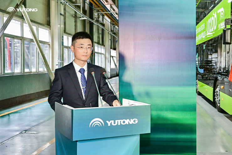 Yutong’s New Generation U12DD Battery Electric Double Decker Wows the Audience!