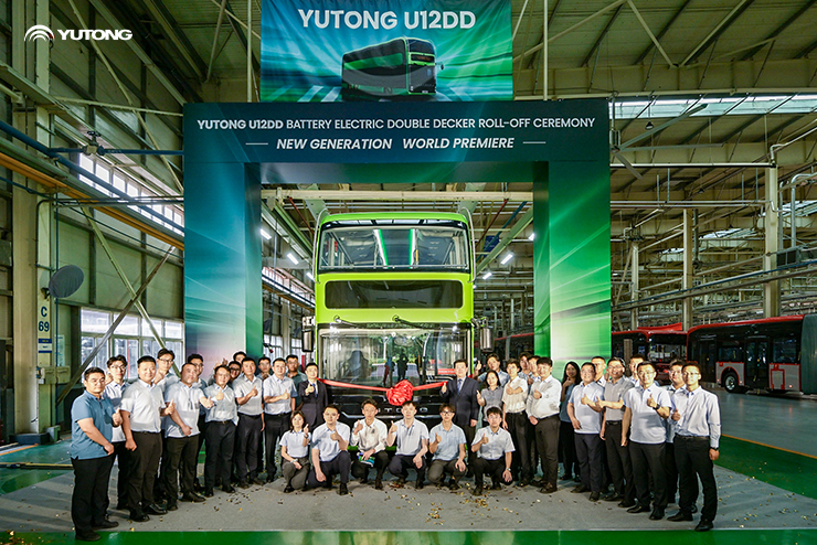 Yutong’s New Generation U12DD Battery Electric Double Decker Wows the Audience!
