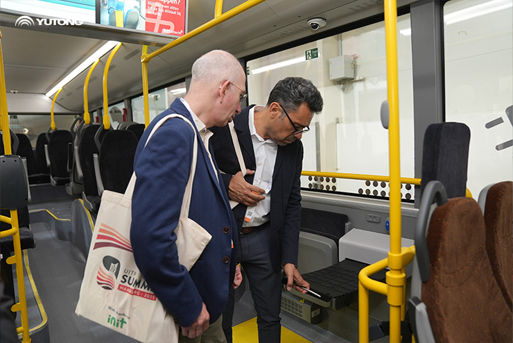 Yutong Debuts New Generation Battery Electric Intercity Bus IC12E at UITP Summit Hamburg 2025, Showcasing Electrification Innovation
