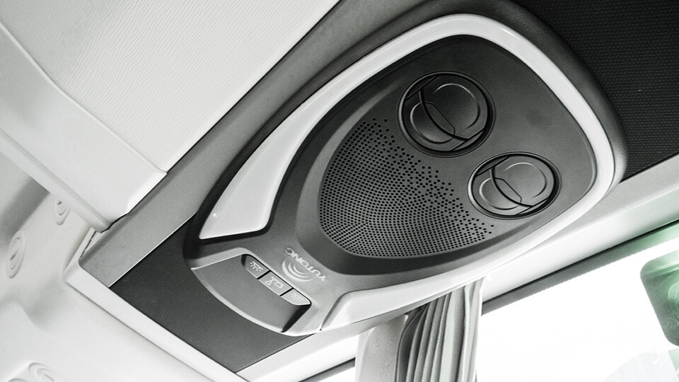 Air outlet with gear adjustment