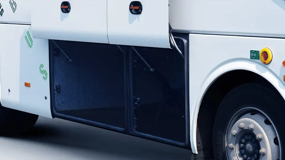 Large capacity luggage compartment
