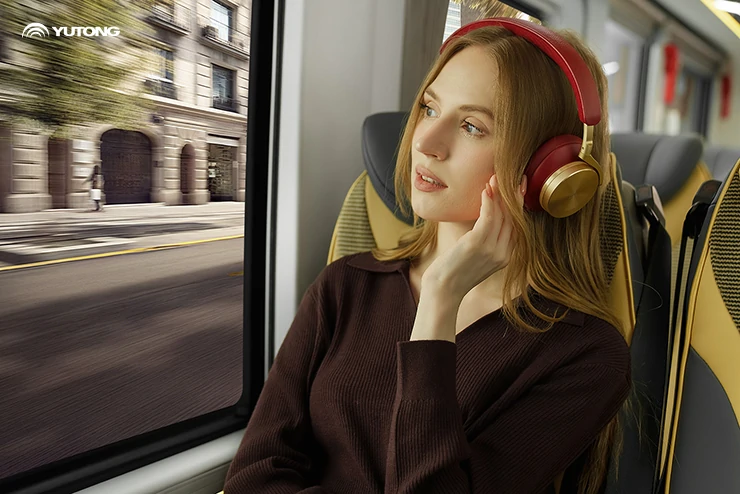 Yutong left-hand drive diesel coach T12 debuts:&nbsp;superior reliability for premium travel