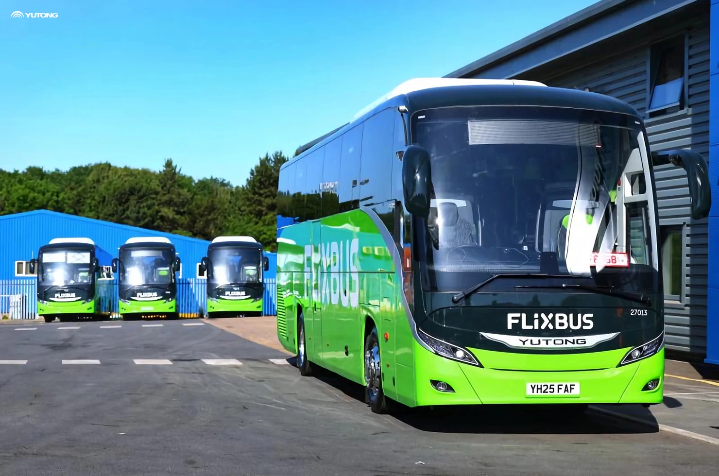 Yutong left-hand drive diesel coach T12 debuts:&nbsp;superior reliability for premium travel