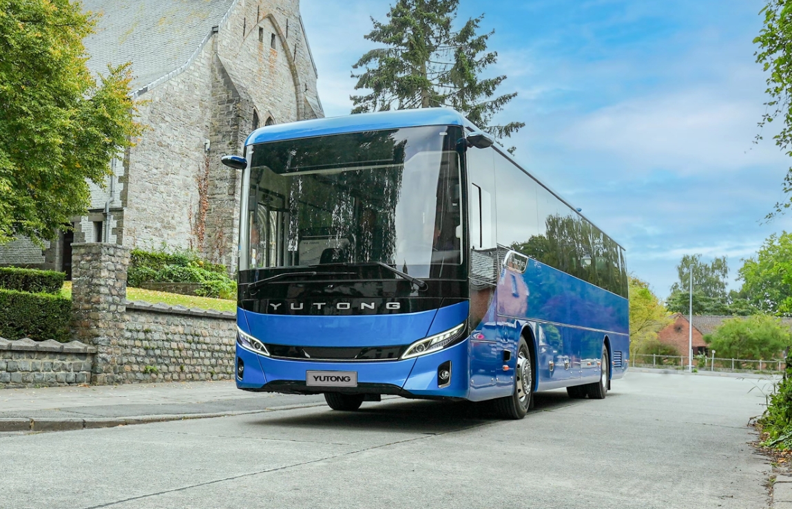 Think Eco,<br>Move Green